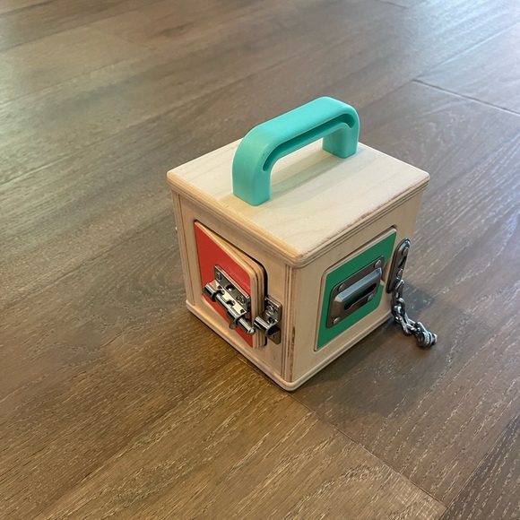 Lovevery Lockbox - Picture 2 of 3